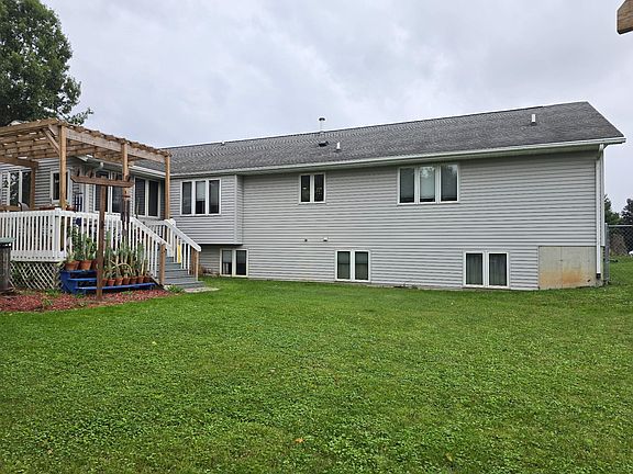 3rd image of 720 S Greenfield Dr