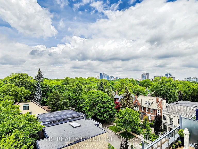 6 Parkwood Ave #701 — Photo 18