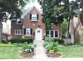 8 Imperial St, Park Ridge, IL 60068