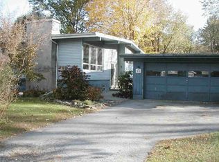 18 Exeter Rd, Poughkeepsie, NY 12603