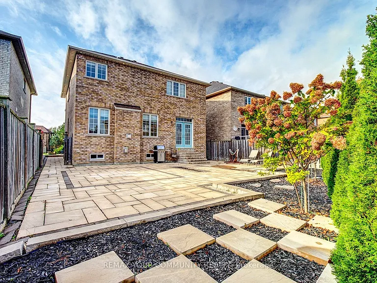 230 Humberland Dr — Photo 38