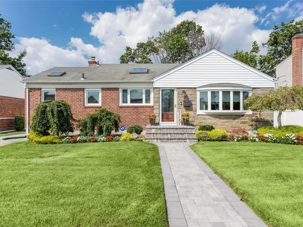 149 Clearmeadow Drive, East Meadow, NY 11554