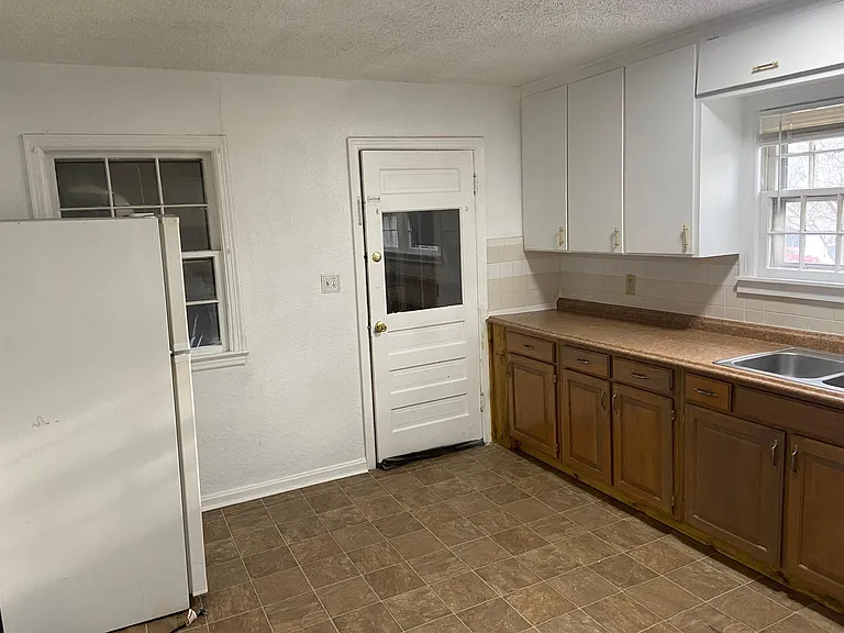 7501 Brooklyn Ave — Photo 8