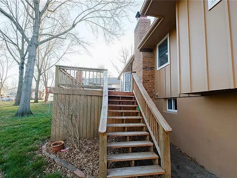 504 NE Johnston Dr — Photo 25
