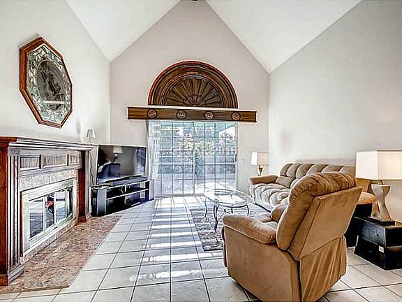 2nd image of 3989 Weybridge Dr
