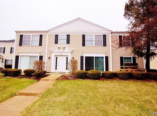 966 Bloomfield Village Blvd #F1, Auburn Hills, MI 48326