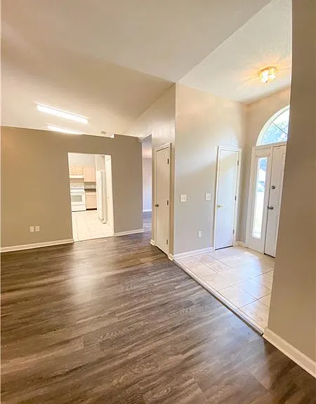 42 Cutler Dr — Photo 3