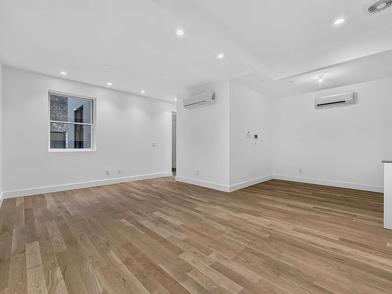 173 Tompkins Ave #1R — Photo 4