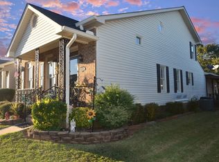 1313 Cambridge Pl, Anniston, AL 36207