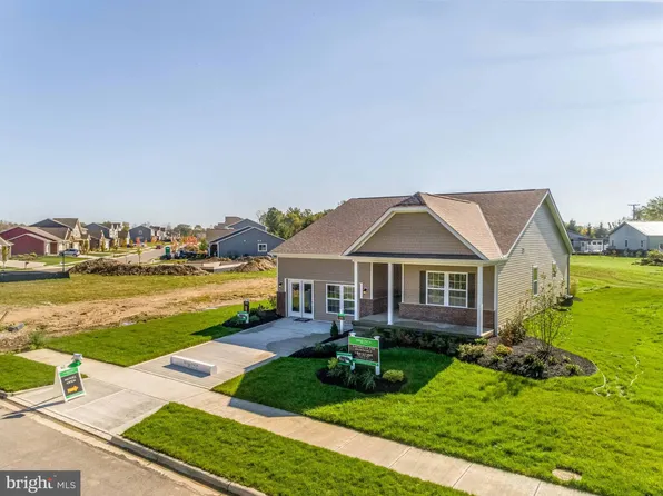 2 Bismark Rd, Inwood, WV 25428