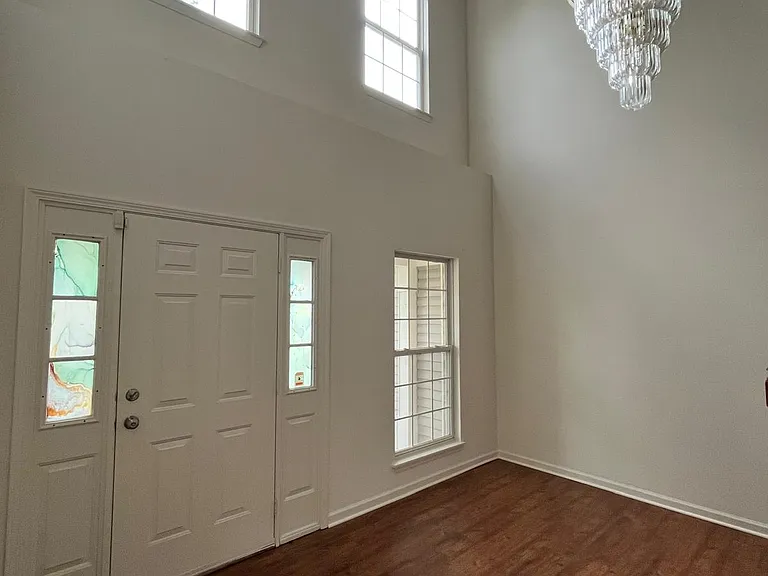2803 Bluewater Cir — Photo 3