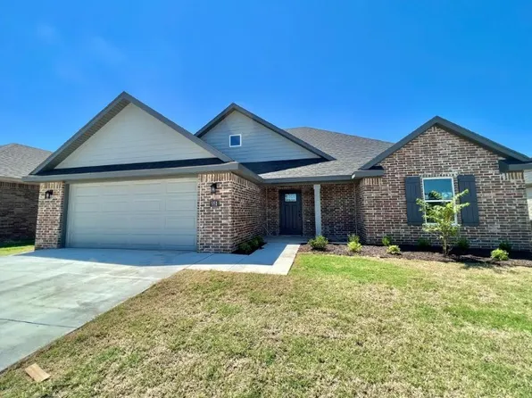 951 Sugar Pine St, Tontitown, AR 72762