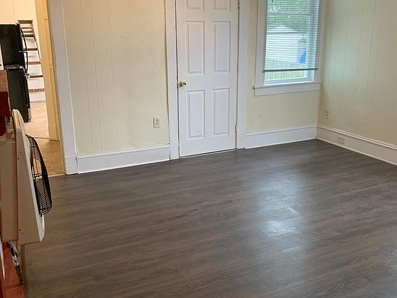 Living/Bedroom Area