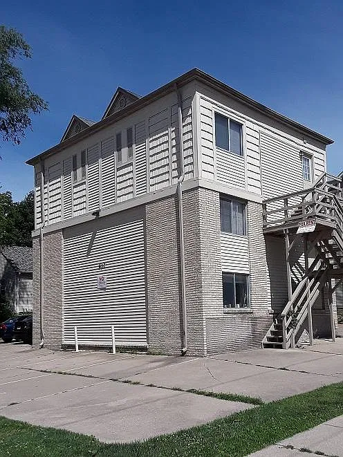 2 bed, 100 sqft, $1,258 — Photo 1