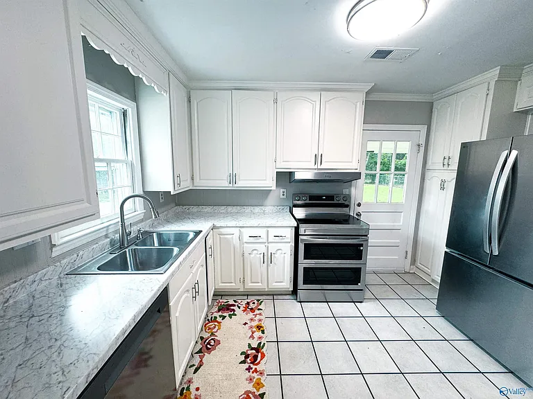 1530 Somerville Rd SE — Photo 10