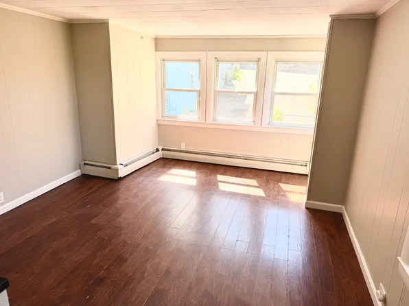 32 Rockland St, Fitchburg, MA 01420