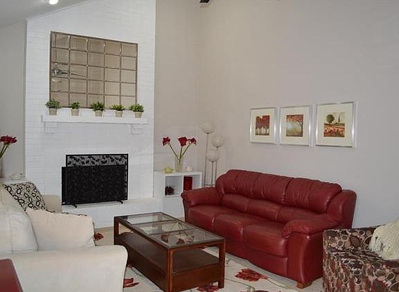 3rd image of 408 Oakbrook Dr