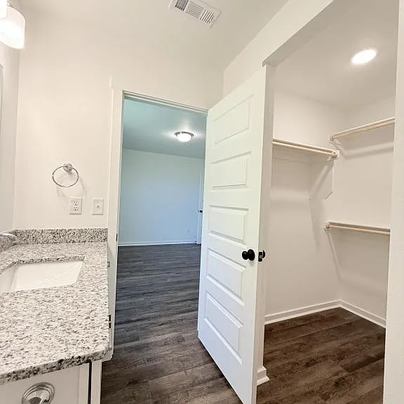 211 S Eagle Ln — Photo 24
