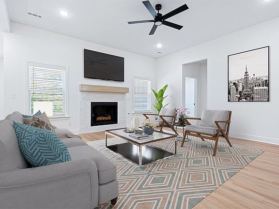 4th image of 11 Florence Ln