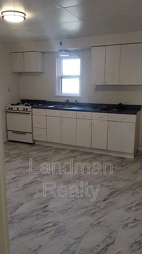 311 Highland Ave Photo 1