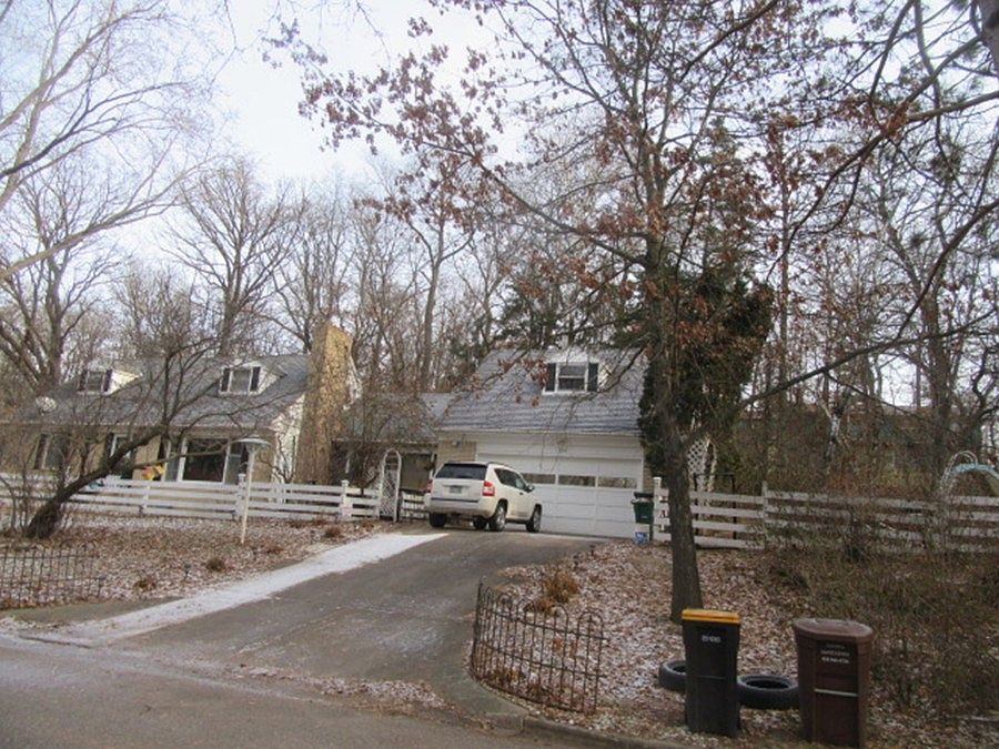 2nd image of 1727 Linden Ln