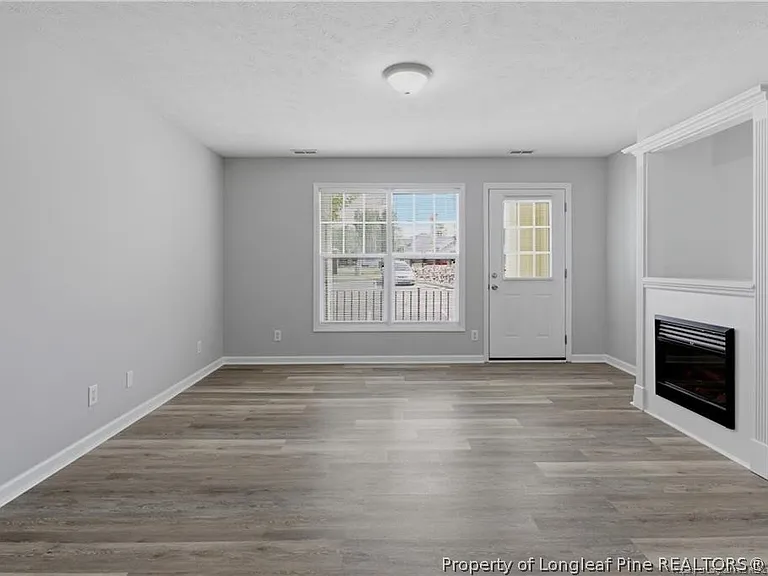 401 Meadowland Ct #4 — Photo 8