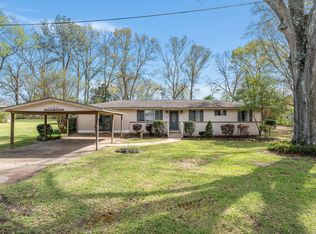 126 Meadow Park Ln, Hattiesburg, MS 39401