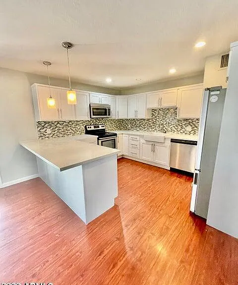 6820 E Moreland St — Photo 1