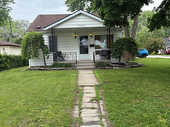 2nd image of 3203 Byng Rd