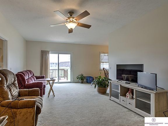 4th image of 703 Gold Coast Dr