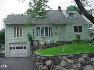 9 5th St, Danbury, CT 06810