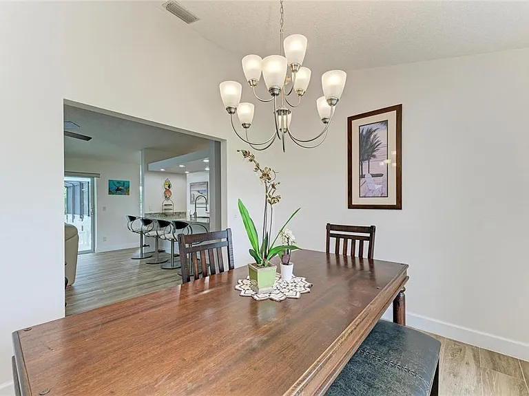 405 Bayside Ln — Photo 16