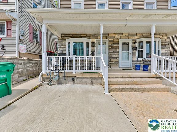 5th image of 230 Carbon St
