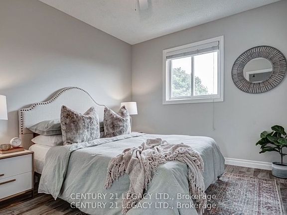 5th image of 339 Lewis Dr W
