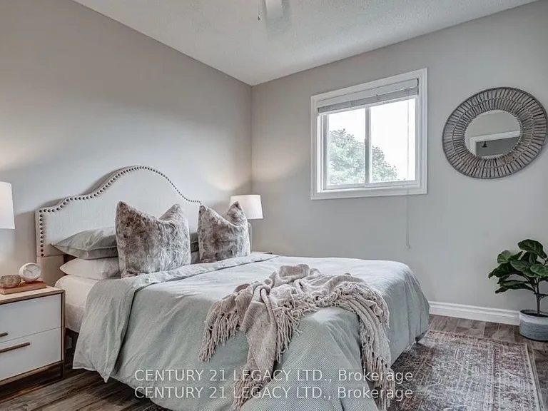 339 Lewis Dr W #UPPER — Photo 5