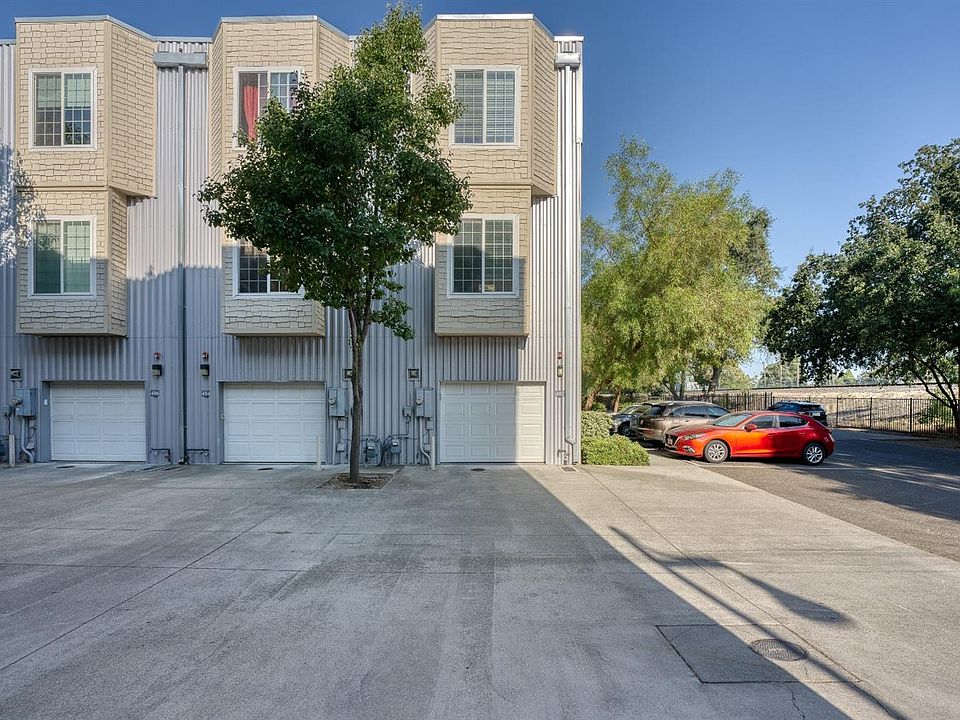 1st image of 402 Harriet Ln