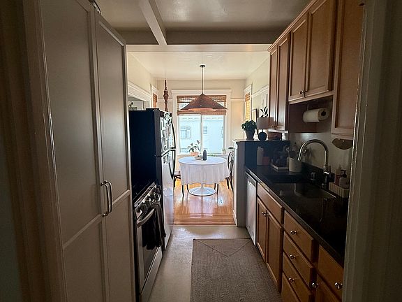 2nd image of 200 Irving St APT 7