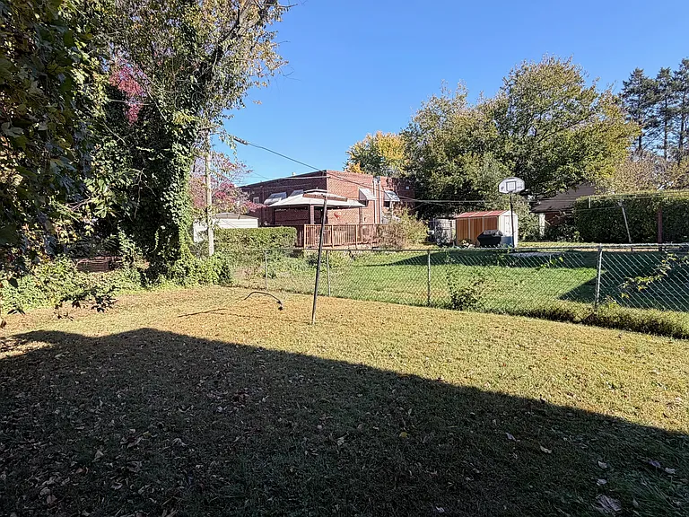 1115 Faunce St #1 — Photo 15
