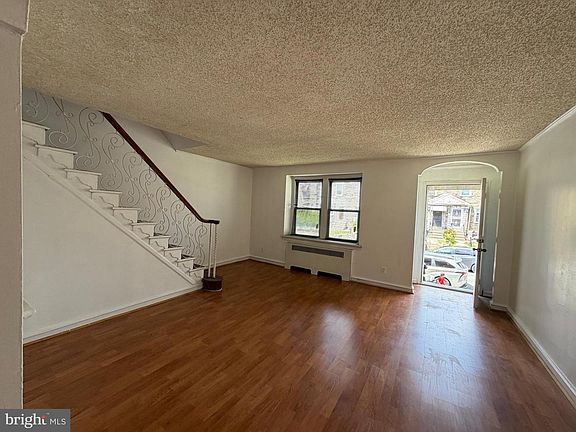 2nd image of 6615 Souder St
