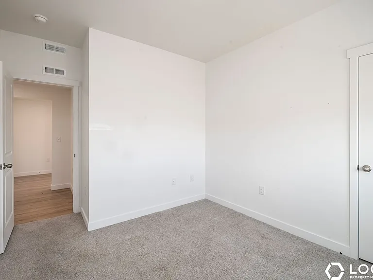 754 W Blue Magic Ln #303 — Photo 10