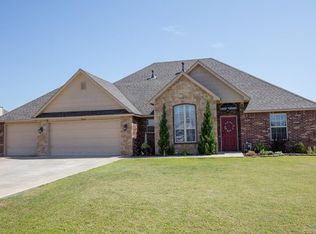 3606 W Evergreen St, Skiatook, OK 74070