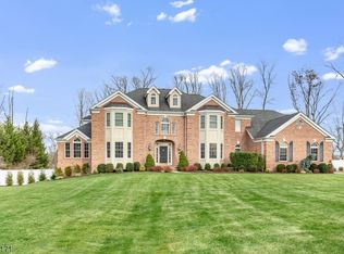 5 Mapleshade Dr, Whippany, NJ 07981