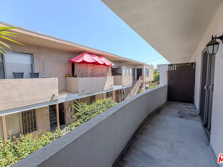 1426 S Orange Grove Ave — Photo 13