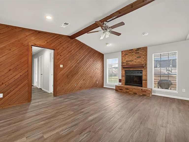 4923 Sandalwood Ave — Photo 4