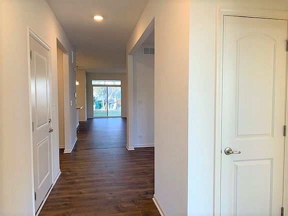 3rd image of 328 S Fork Dr