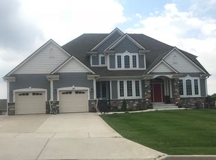 6595 S 46th St, Franklin, WI 53132