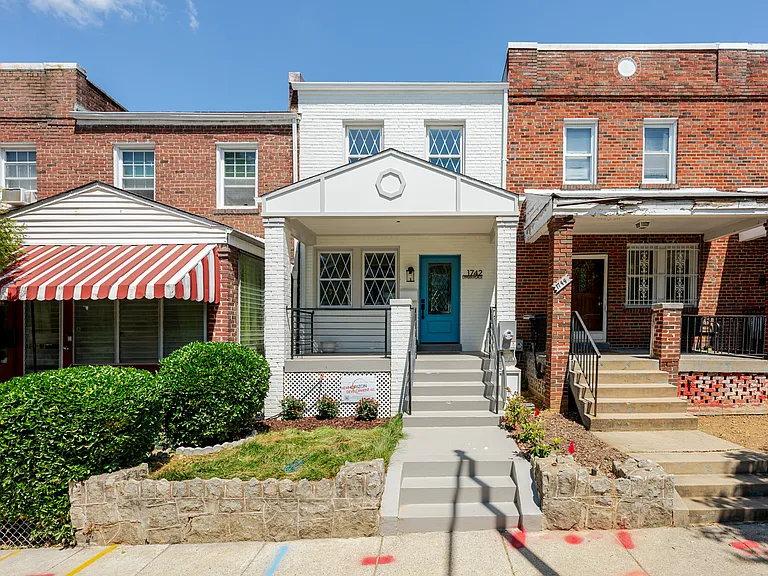1742 Lyman Pl NE — Photo 38