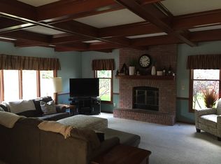 10549 Juniper Ct, Strongsville, OH 44136