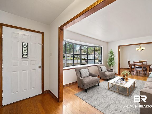 5th image of 117 Wild Oak Dr