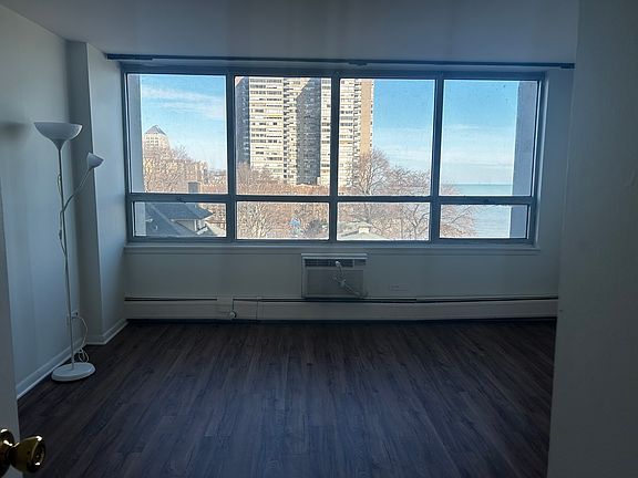 2nd image of 6171 N Sheridan Rd APT 509